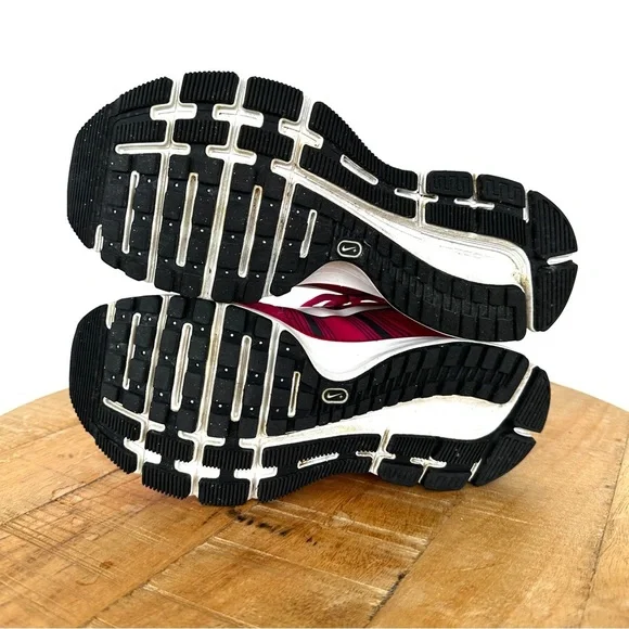 Nike Women's Fuchsia Sneakers with Black and White Accents - Picture 7 of 11